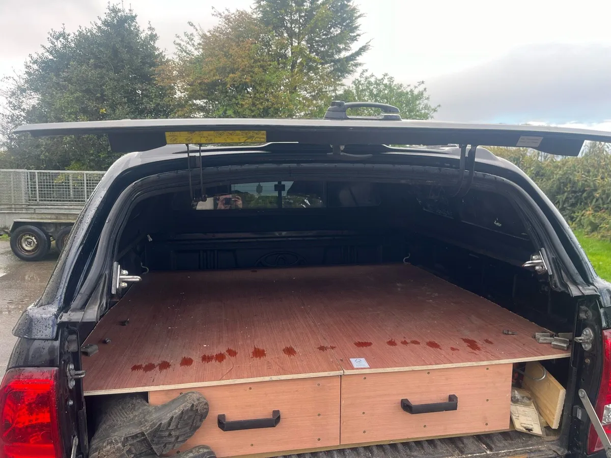 Toyota hilux canopy - Image 4