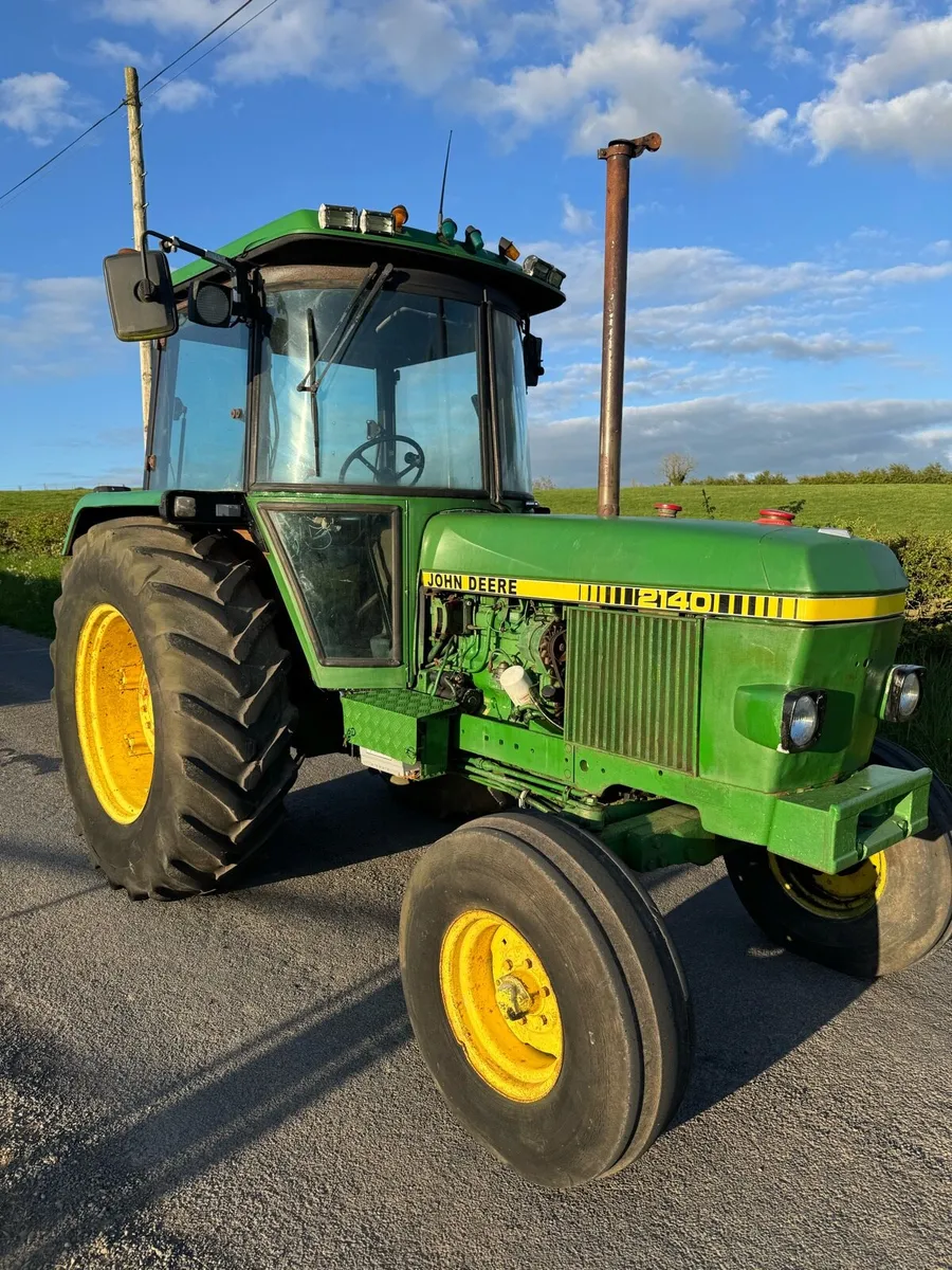John Deere 2140 - Image 1