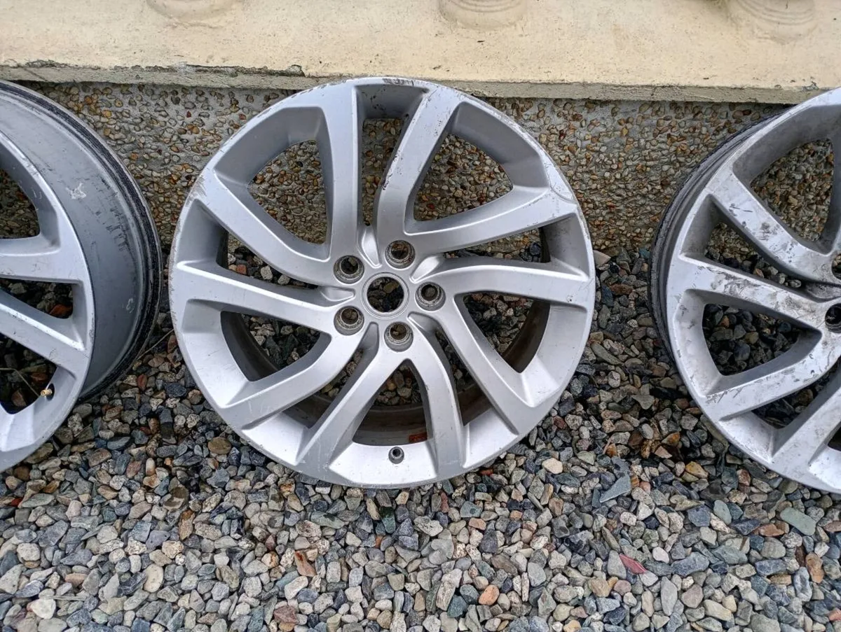 Land Rover Discovery Alloys - Image 2