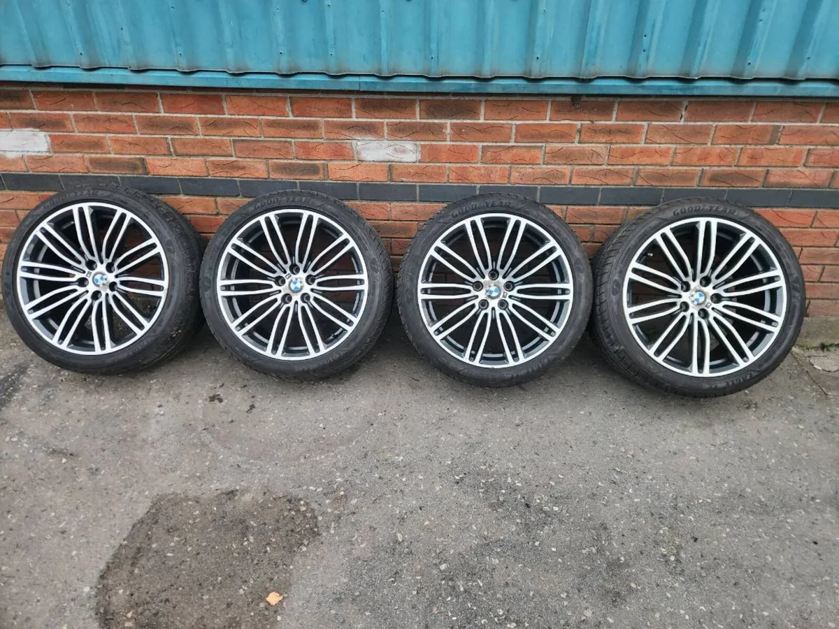 19 Bmw Msport Alloys white good run flat tires - Image 1