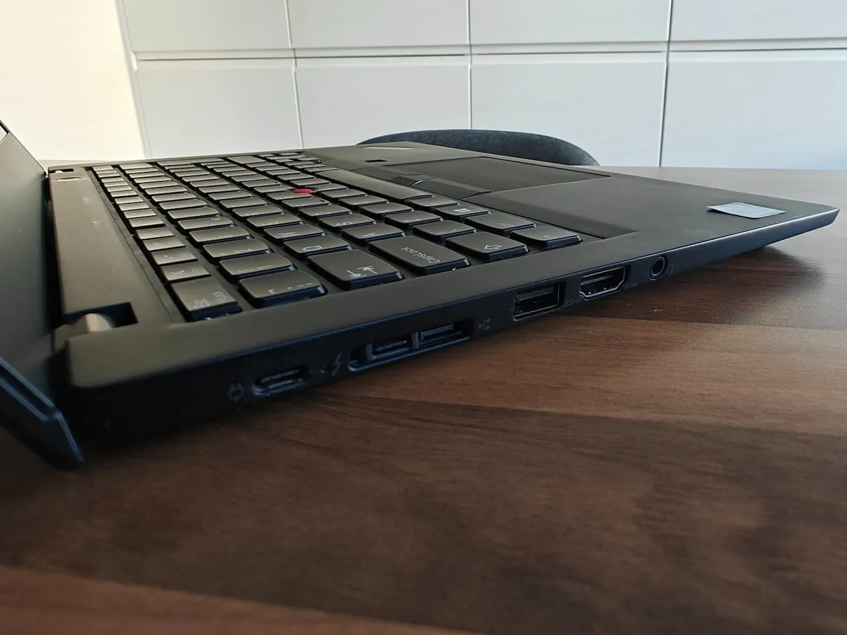Lenovo ThinkPad X390 Touchscreen Laptop - Image 3