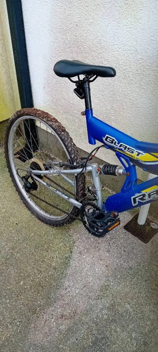 Twin shock bike - Image 3