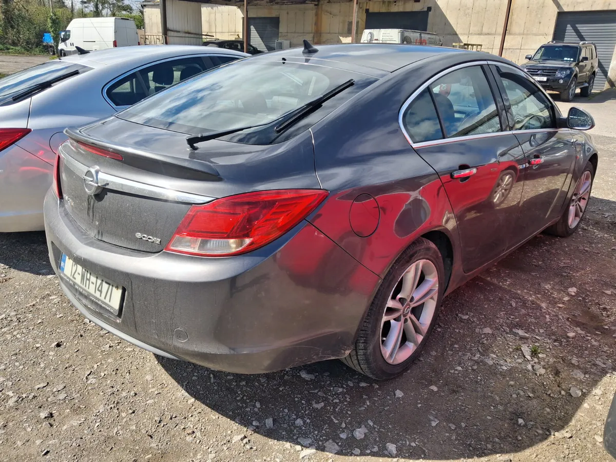 2 Opel Insignia for parts - Image 2