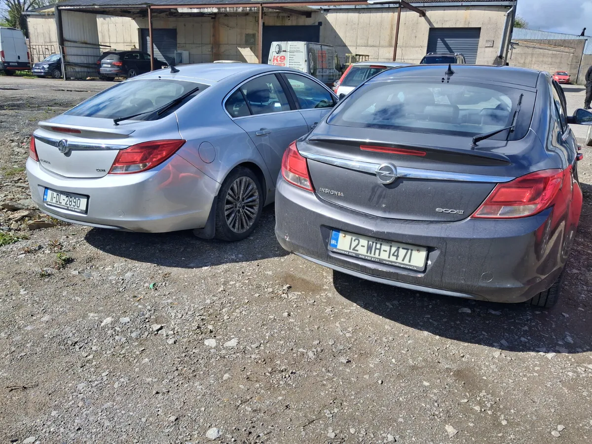 2 Opel Insignia for parts - Image 3