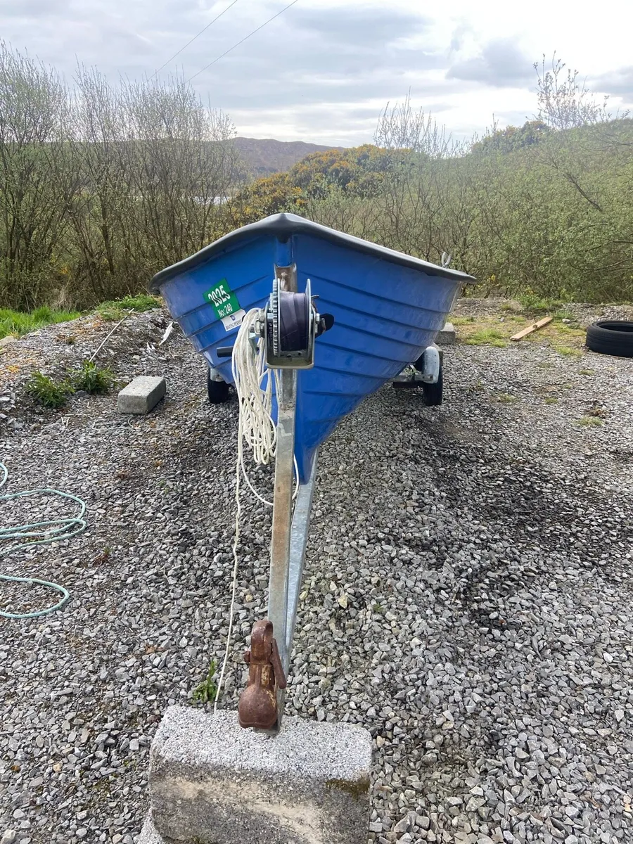 19ft boat with a trailer - Image 3