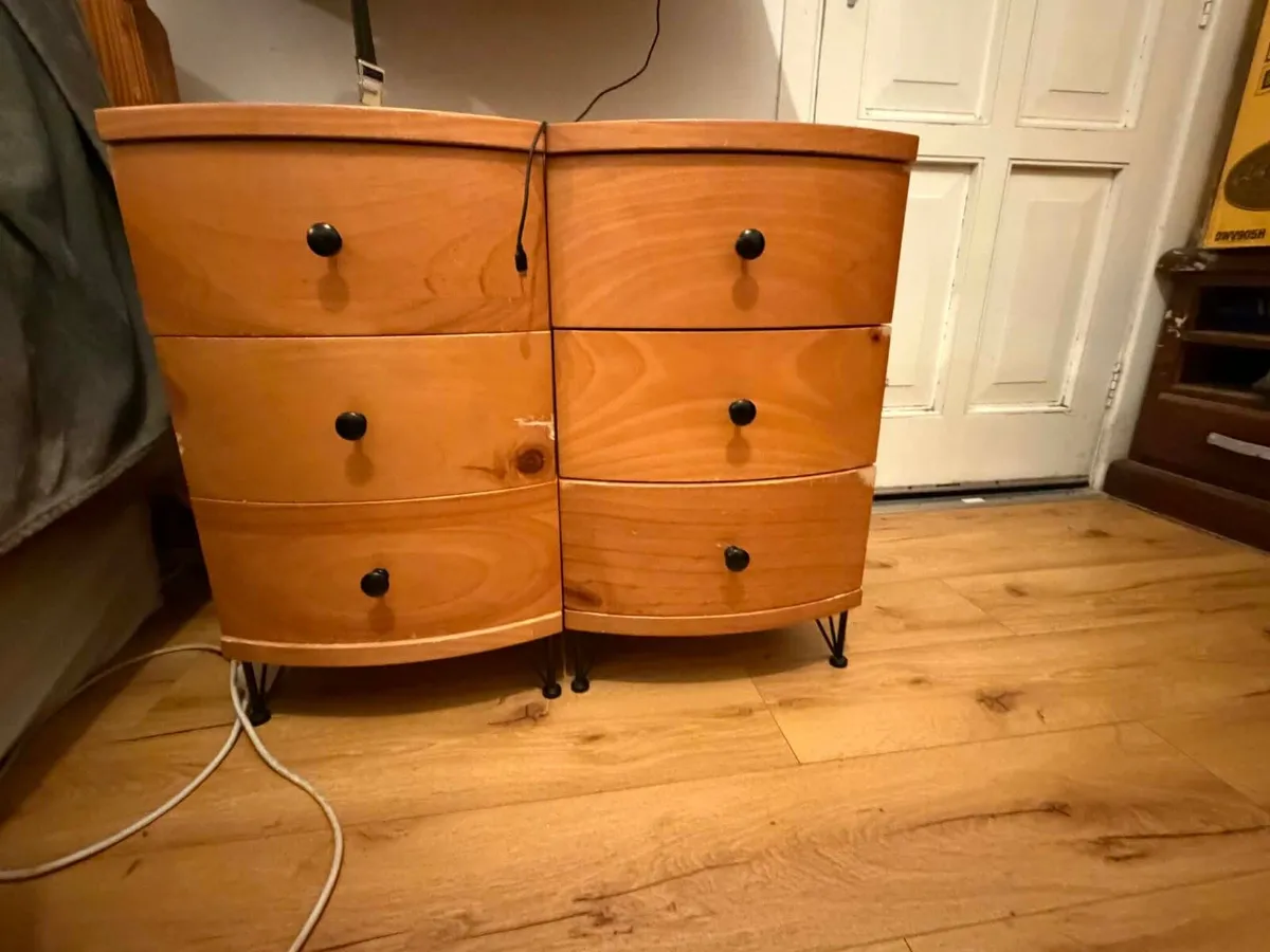 2 wooden bedside lockers - Image 2