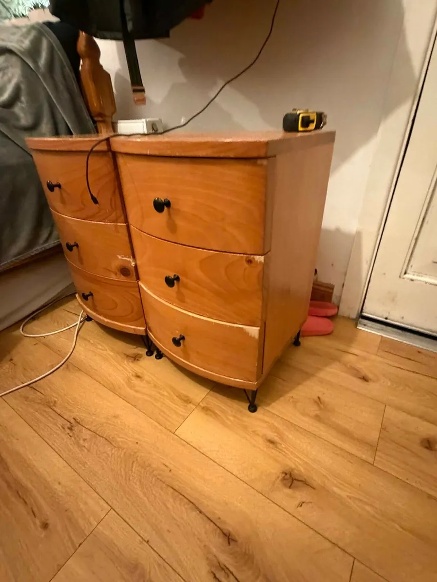 2 wooden bedside lockers - Image 3