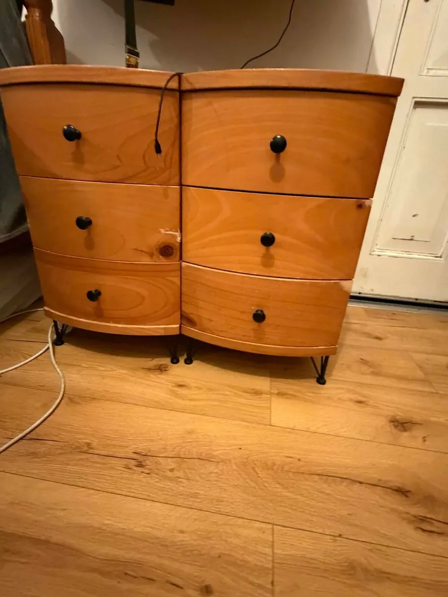 2 wooden bedside lockers - Image 4