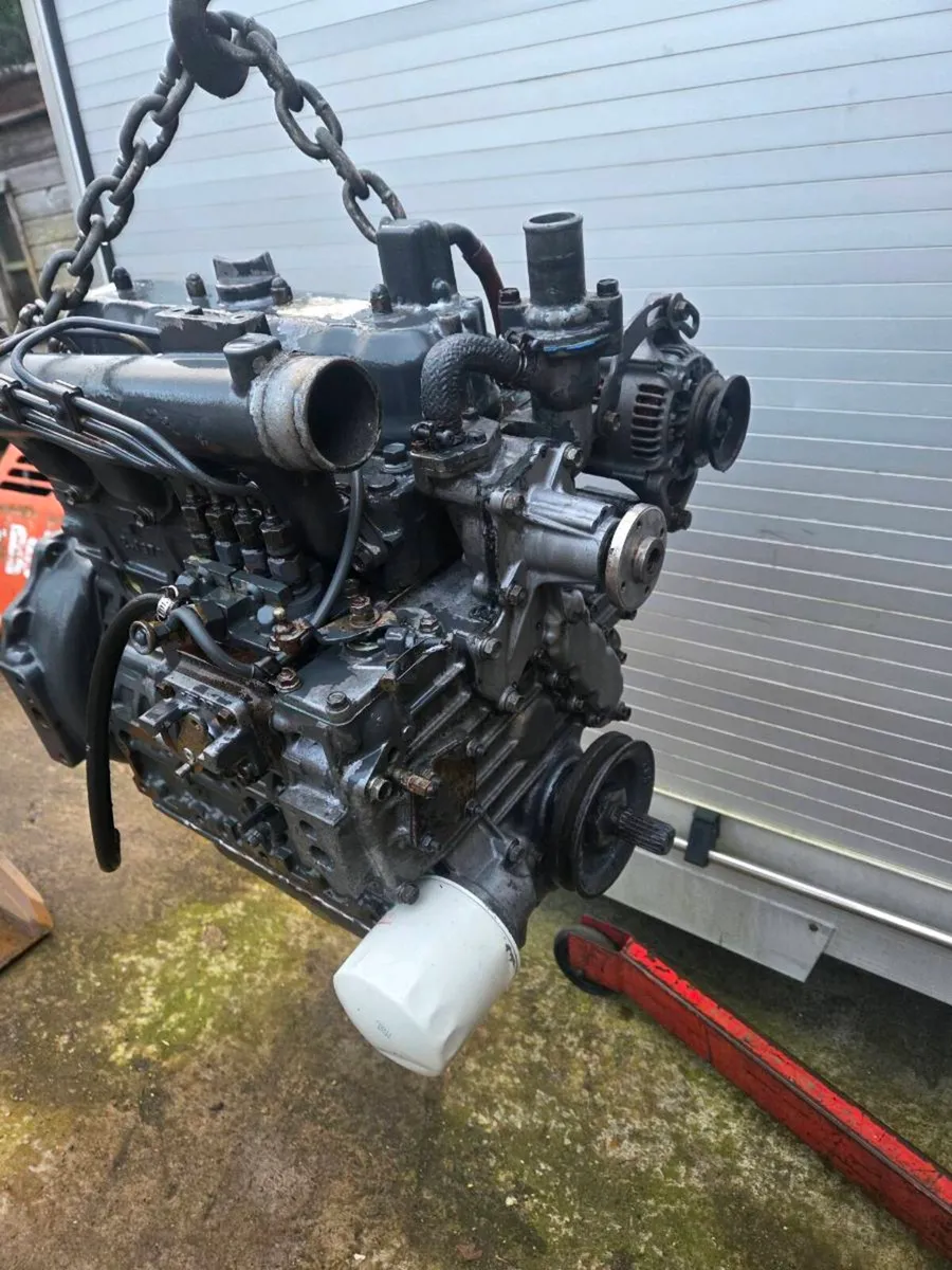 Kubota V2203 4 cylinder diesel engine - Image 2