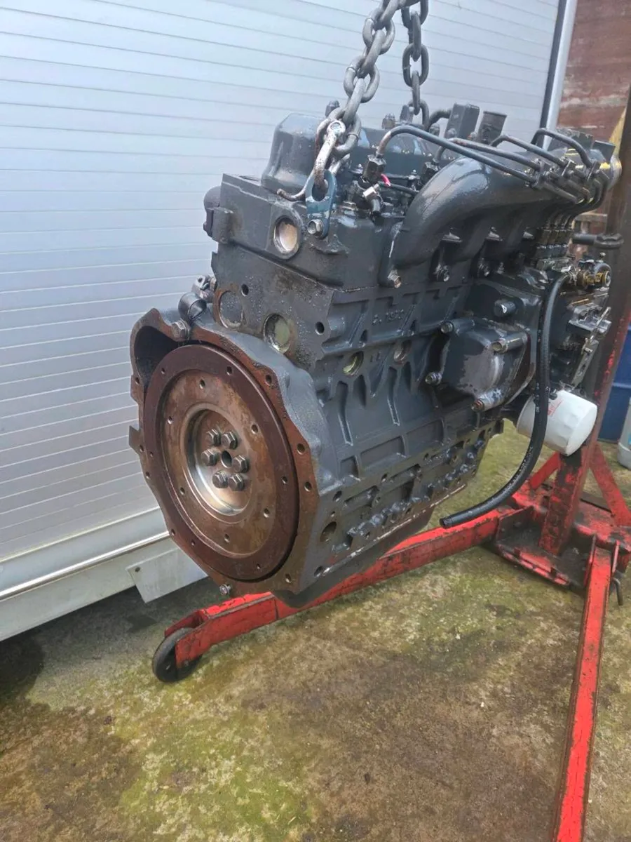 Kubota V2203 4 cylinder diesel engine - Image 3