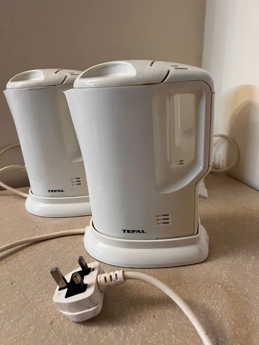 3 x Tefal travel kettles - Image 1