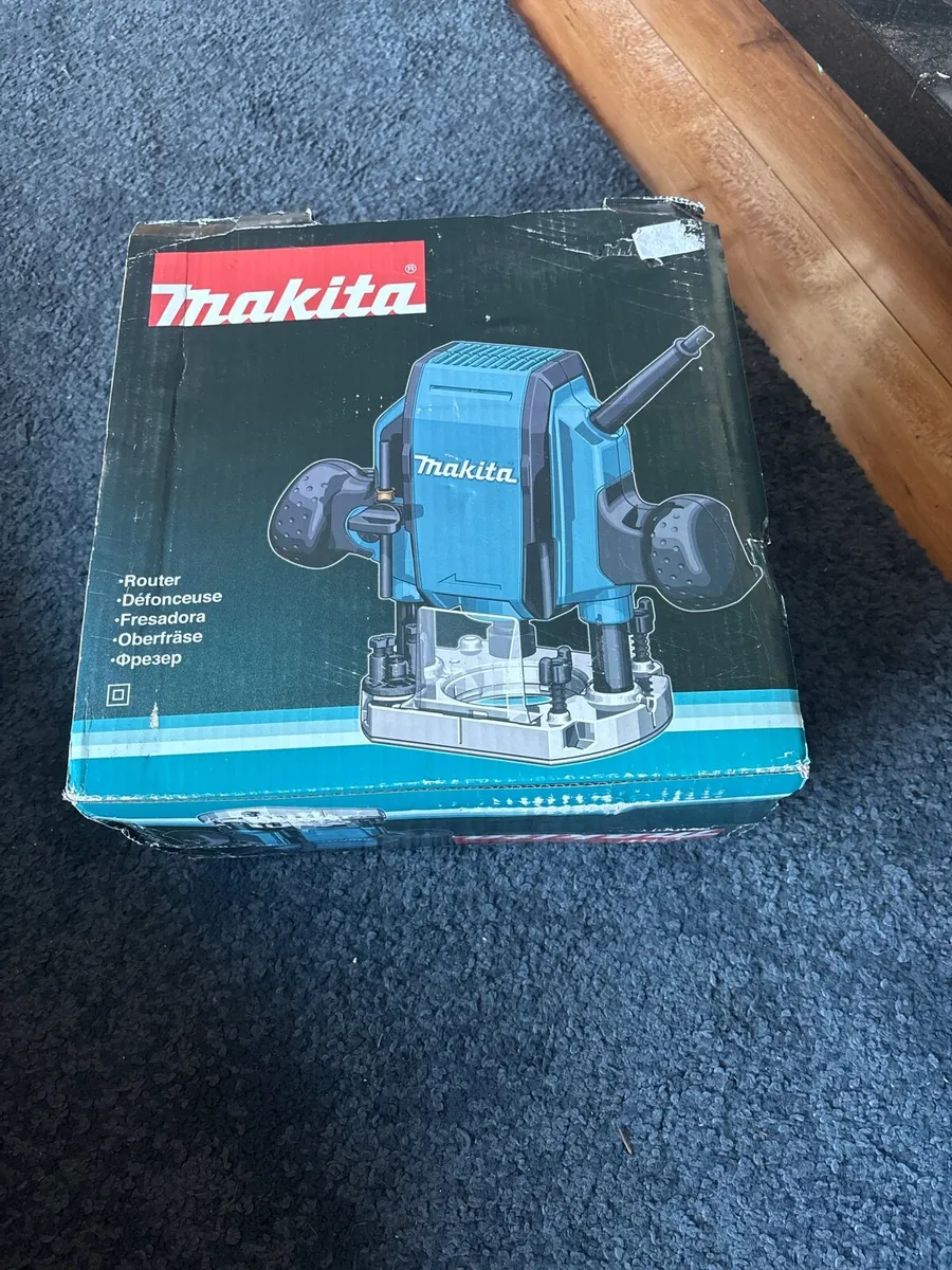 Makita rp0900x 110v router **brand new** - Image 2
