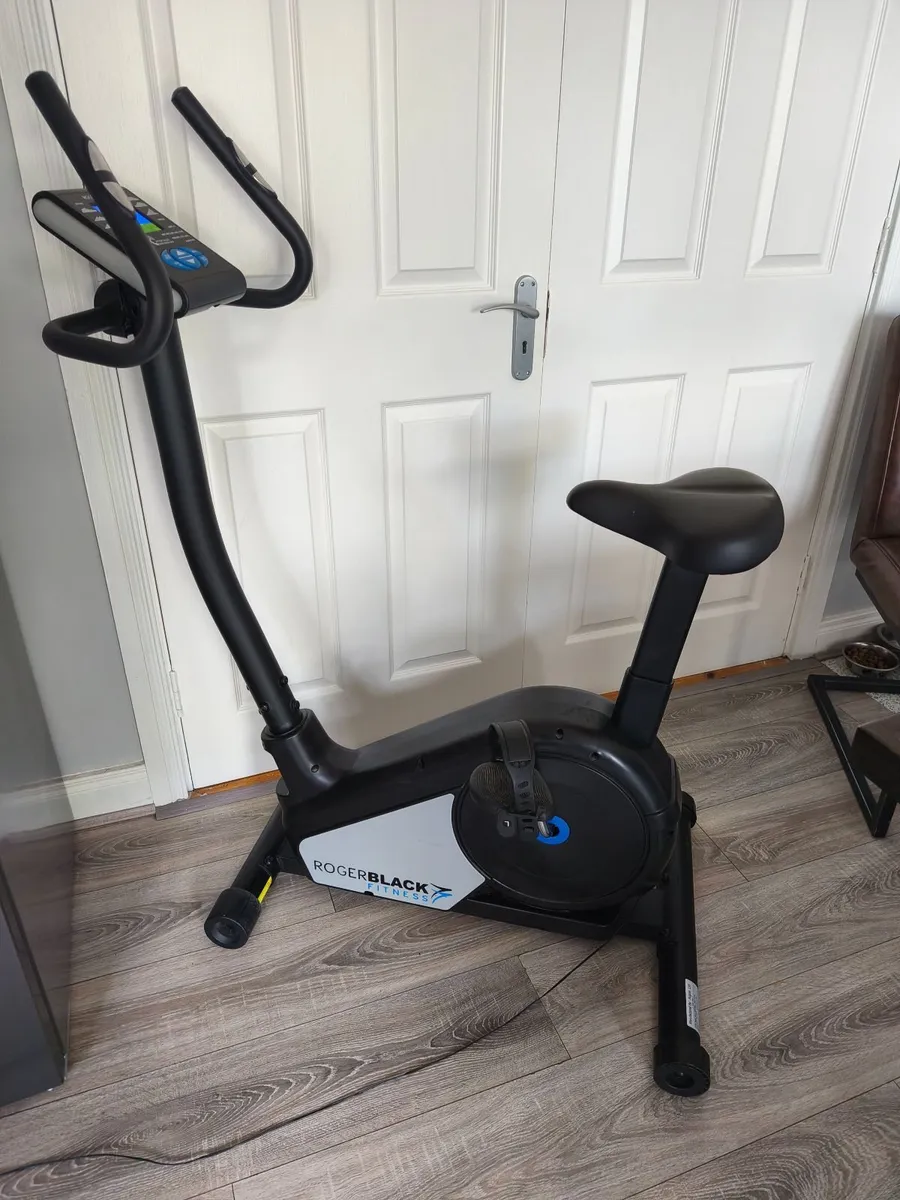 Roger black electric exercise bike with plug - Image 4