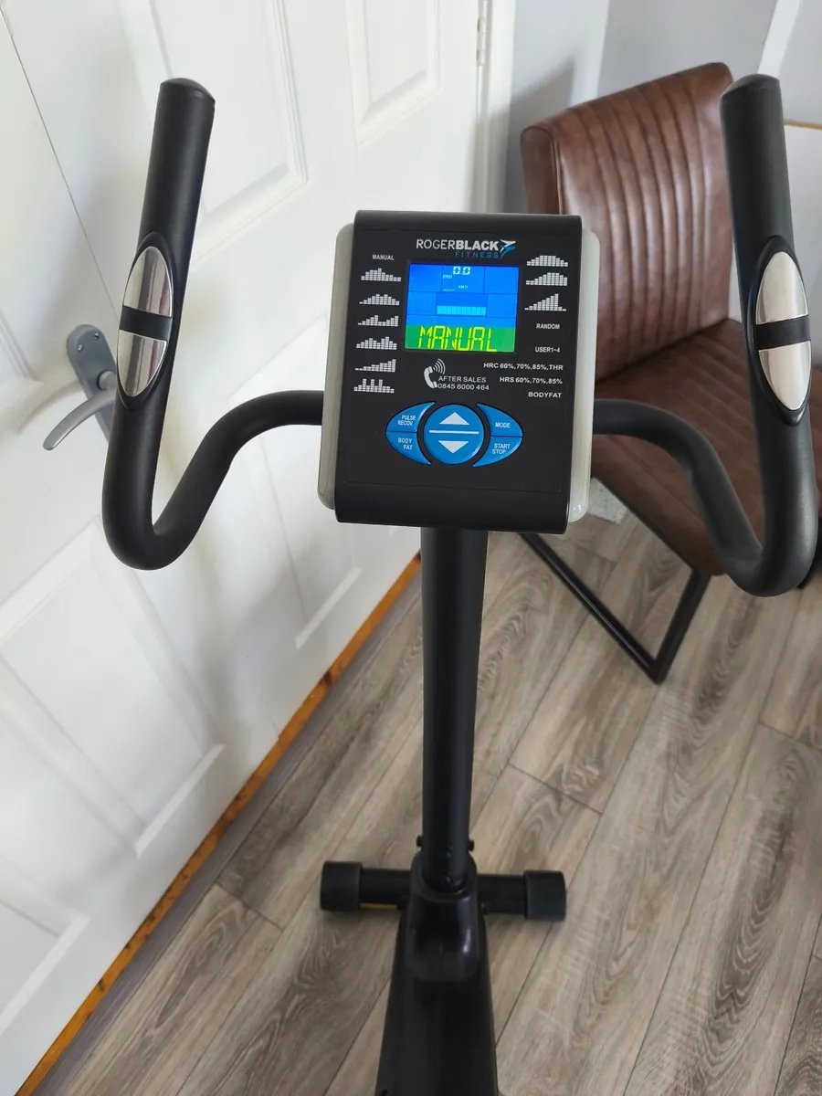 Roger black electric exercise bike with plug - Image 2