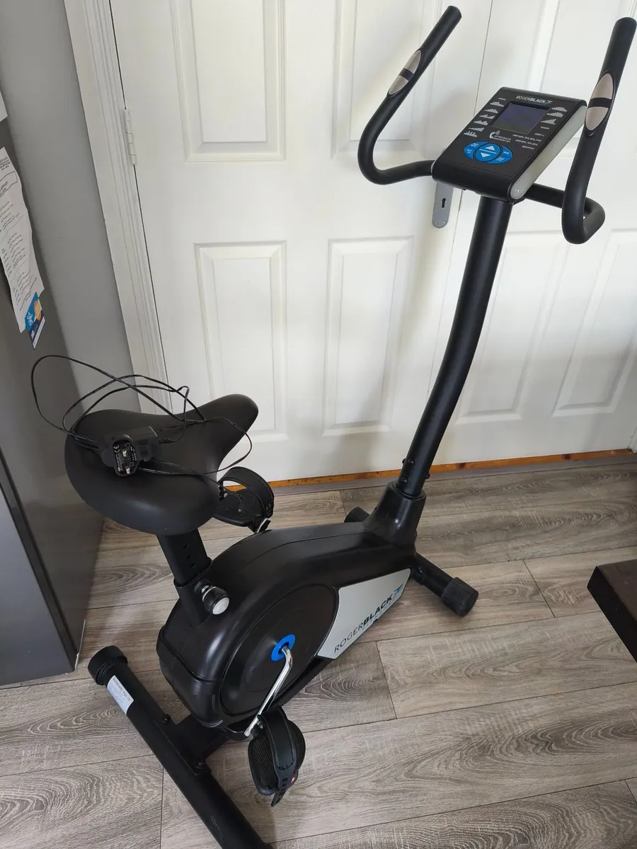 Roger black electric exercise bike with plug - Image 3