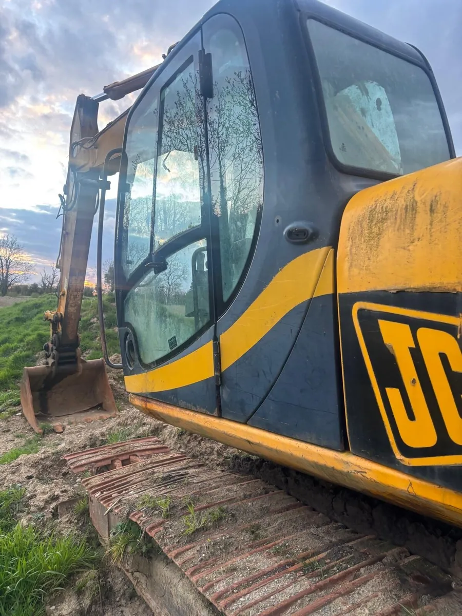 Jcb js200 - Image 1