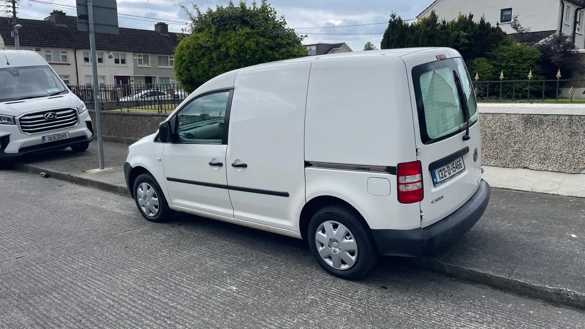 Volkswagen Caddy 2013 - Image 2