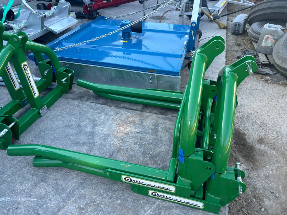 New Cashels Bale Handler - Image 3