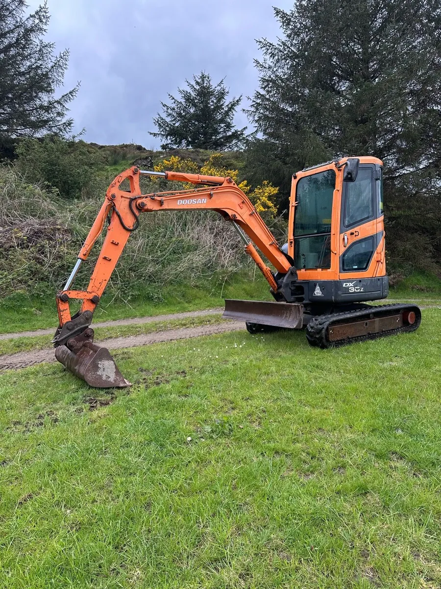 Doosan Dx30z digger - Image 1