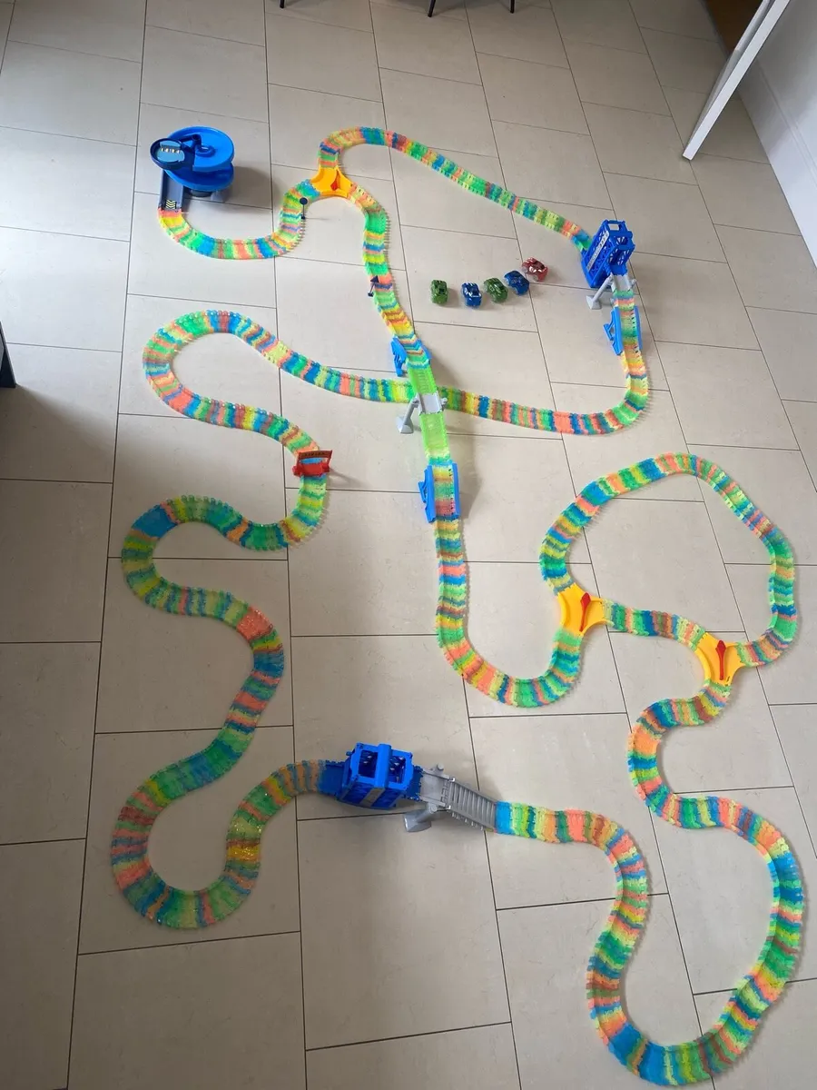 Glow tracks - Image 1