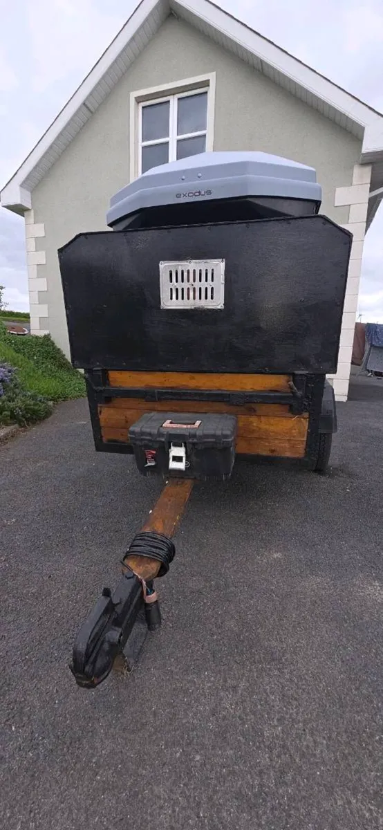 Camping trailer - Image 2