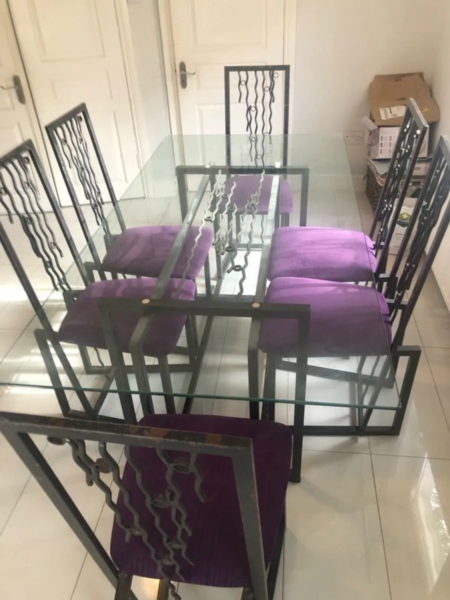 Kitchen table and 6 chairs - Image 1