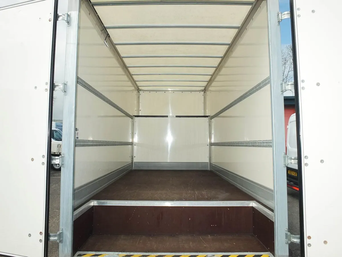 2025 Iveco Daily Luton Box Van - Image 2