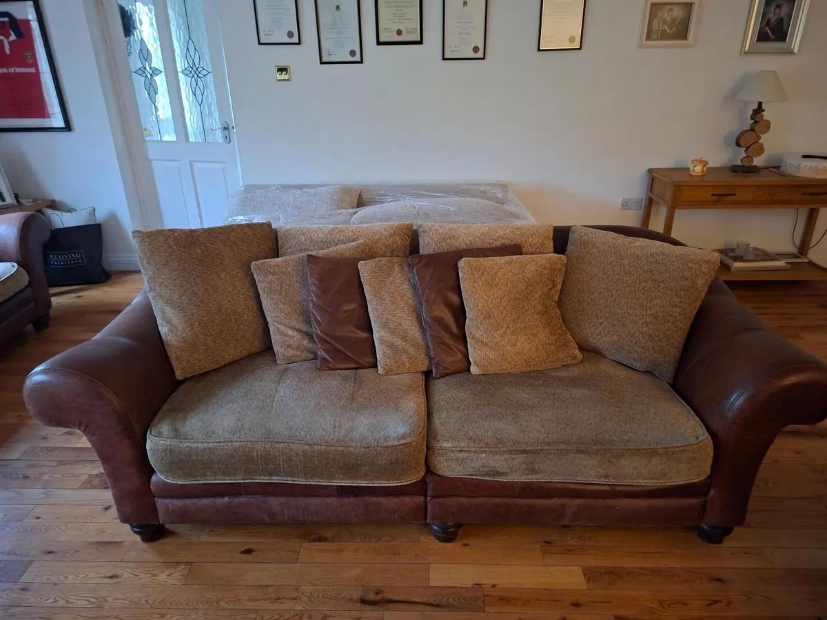 Suite of furniture - Image 3