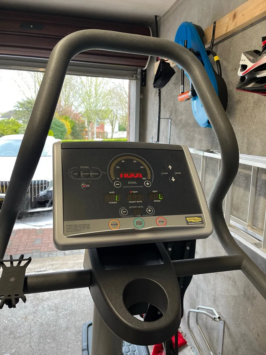 Cross trainer - Image 2