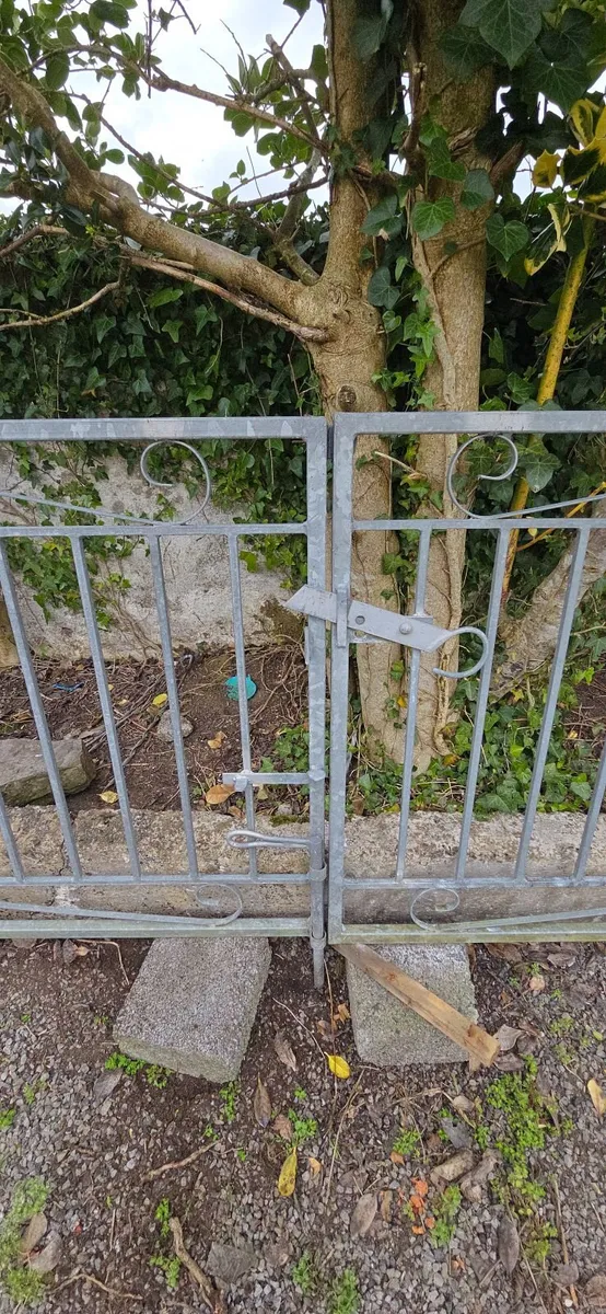 Gates - Image 1