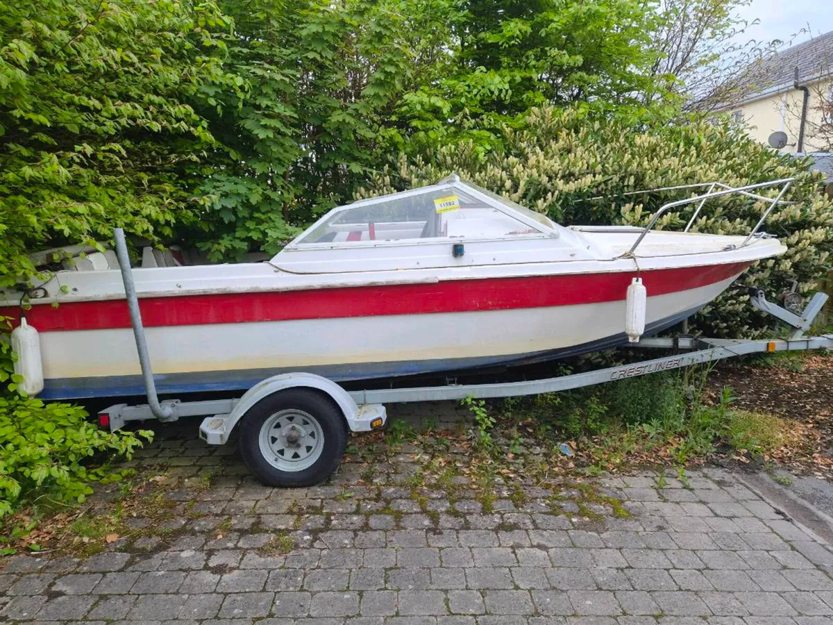 17 ft Speedboat with trailer - Image 2