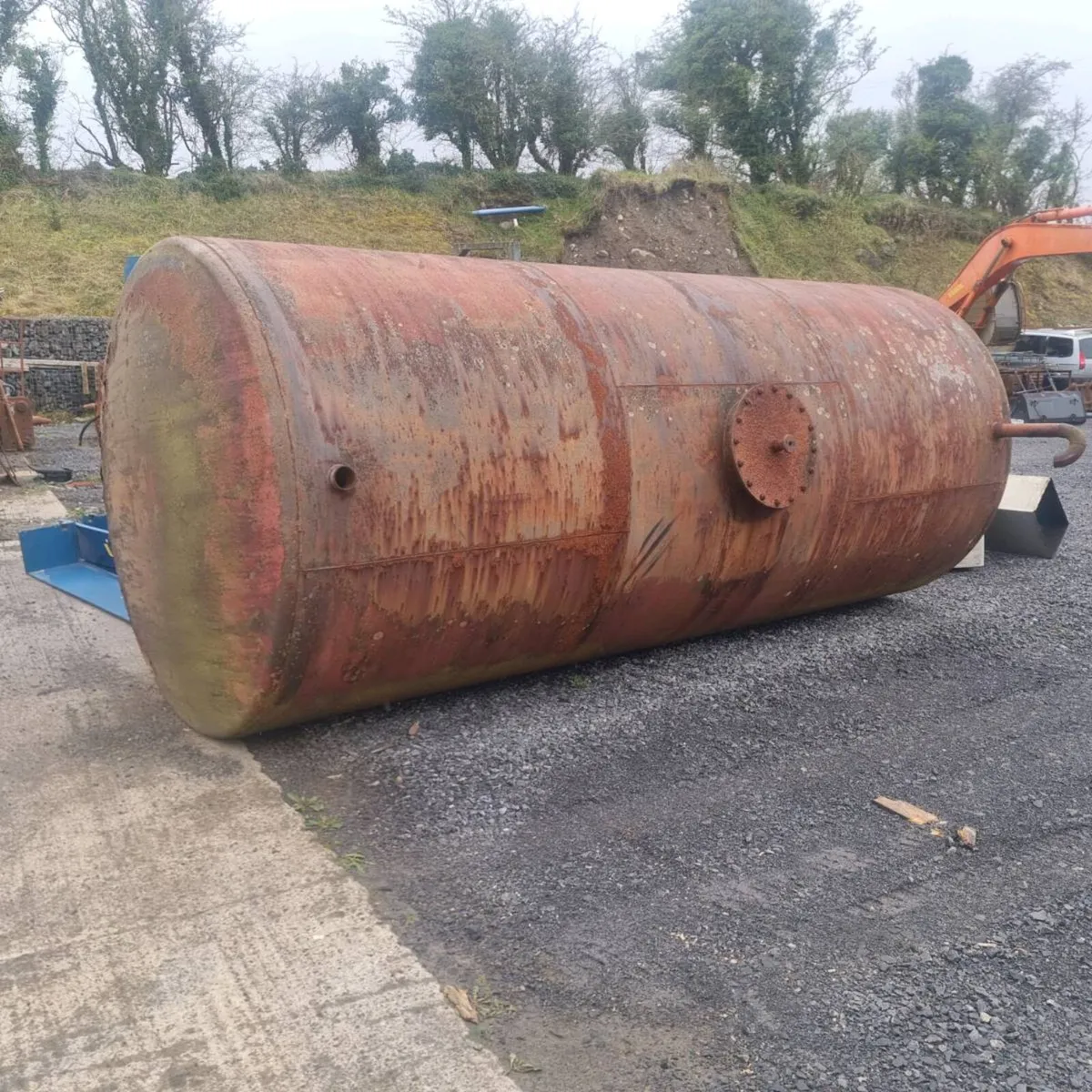 Oil tank - Image 4