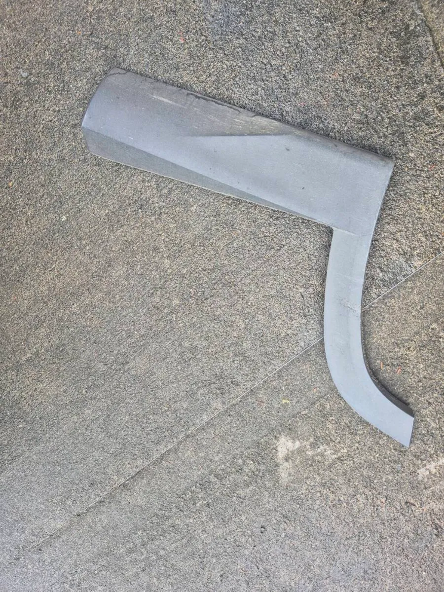 Rear driver door trim 2023 tucson - Image 1