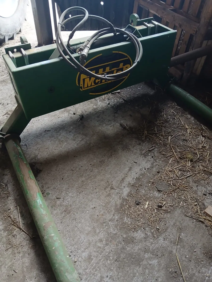 Bale Lifter - Image 1