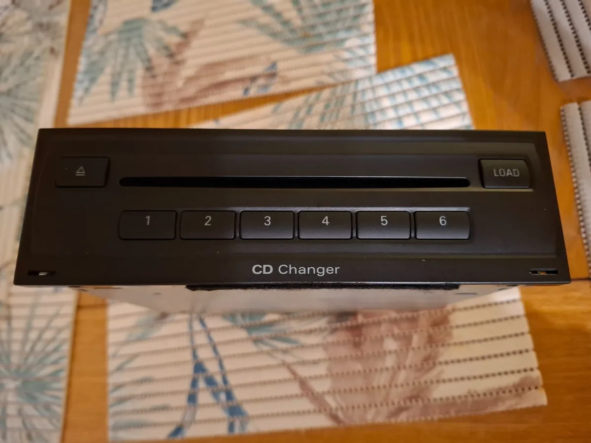 AUDI 6 Disc CD Changer - As NEW - Will fit most... - Image 1