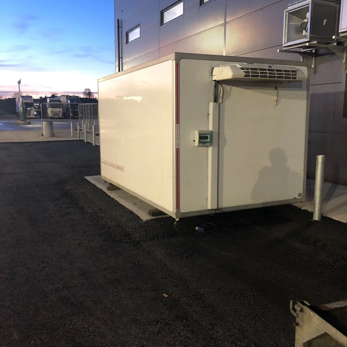 Refrigerated body - Image 1