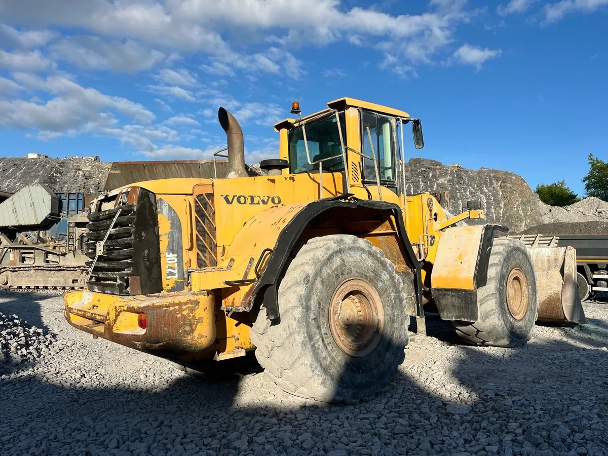 Volvo 220F - Image 3