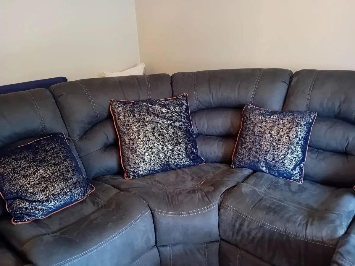 Couch - Image 1