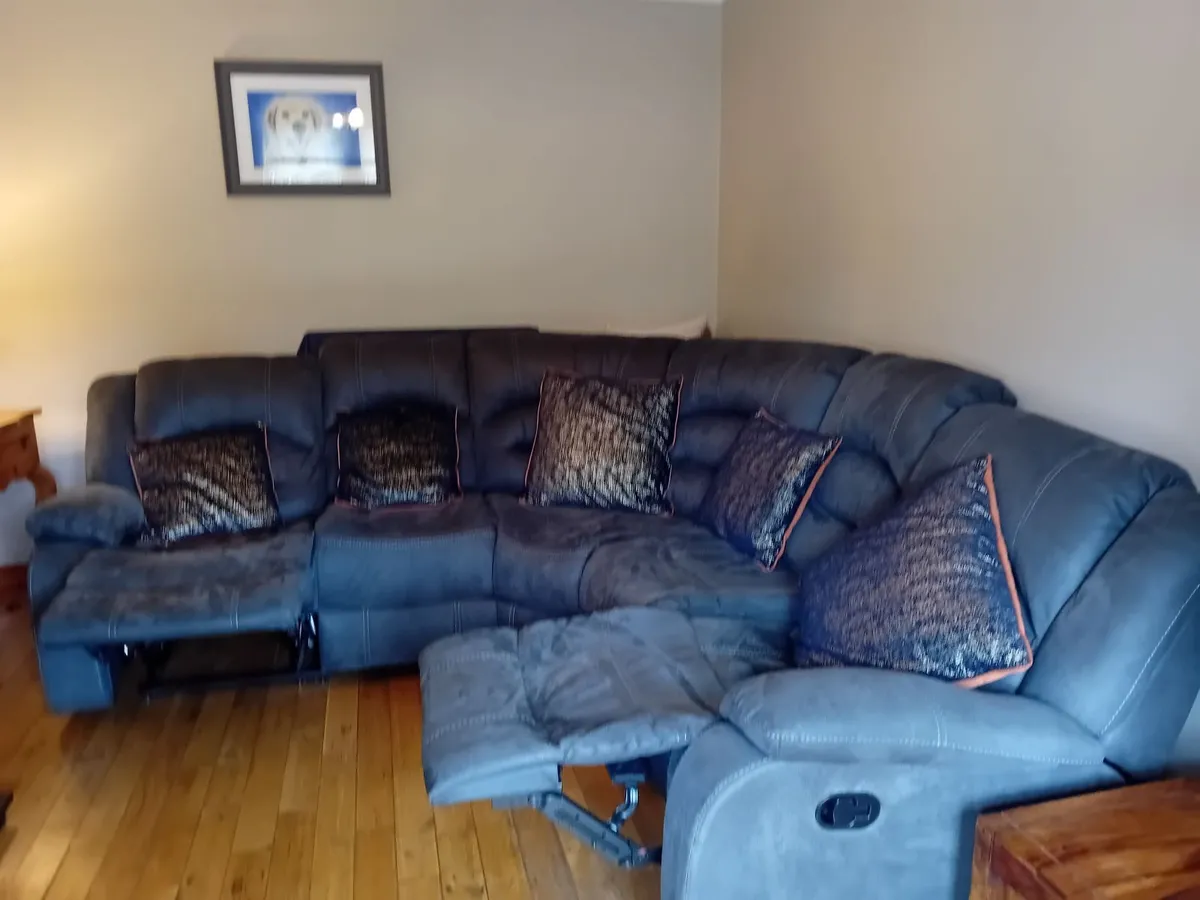 Couch - Image 2