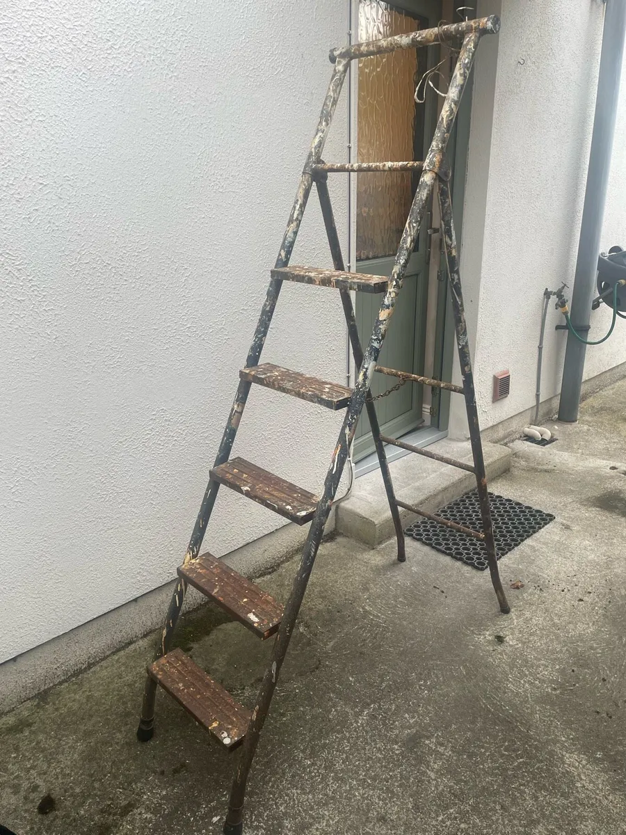 Step Ladder - Image 2