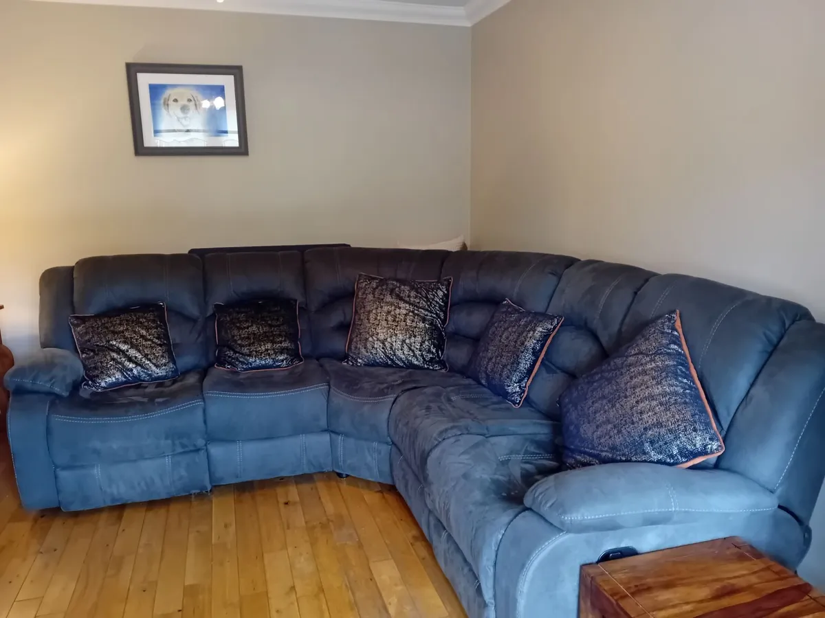 Couch - Image 4