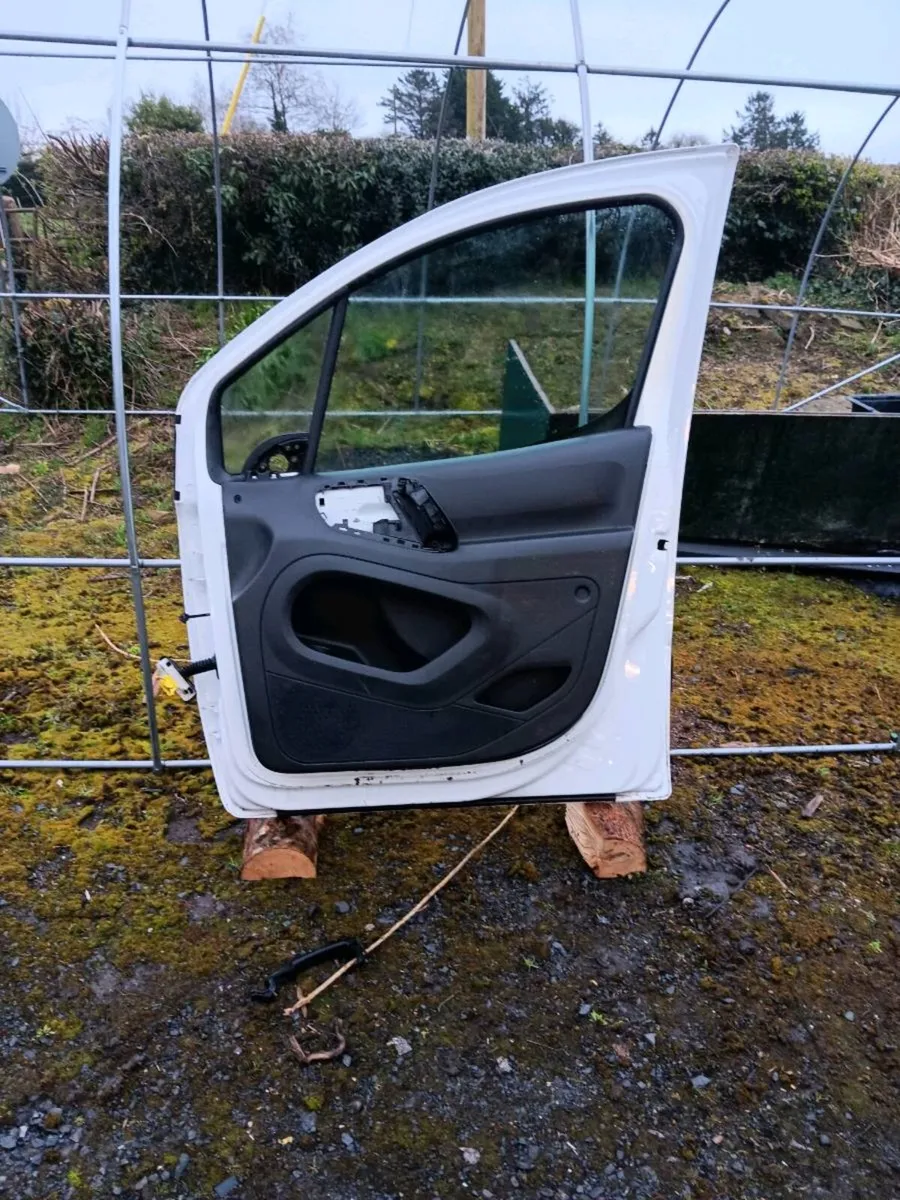 2016 berlingo driver door - Image 2
