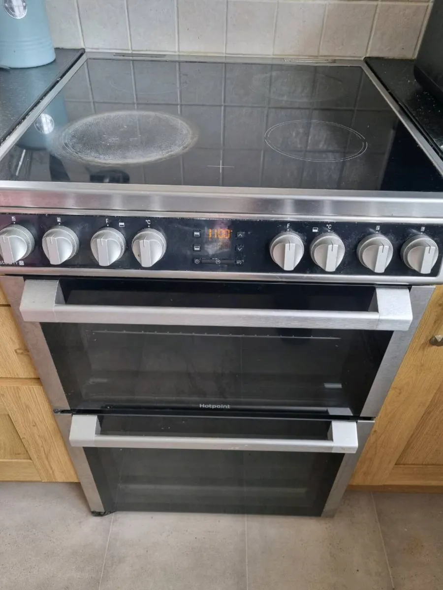 Hotpoint hob and double oven - Image 1