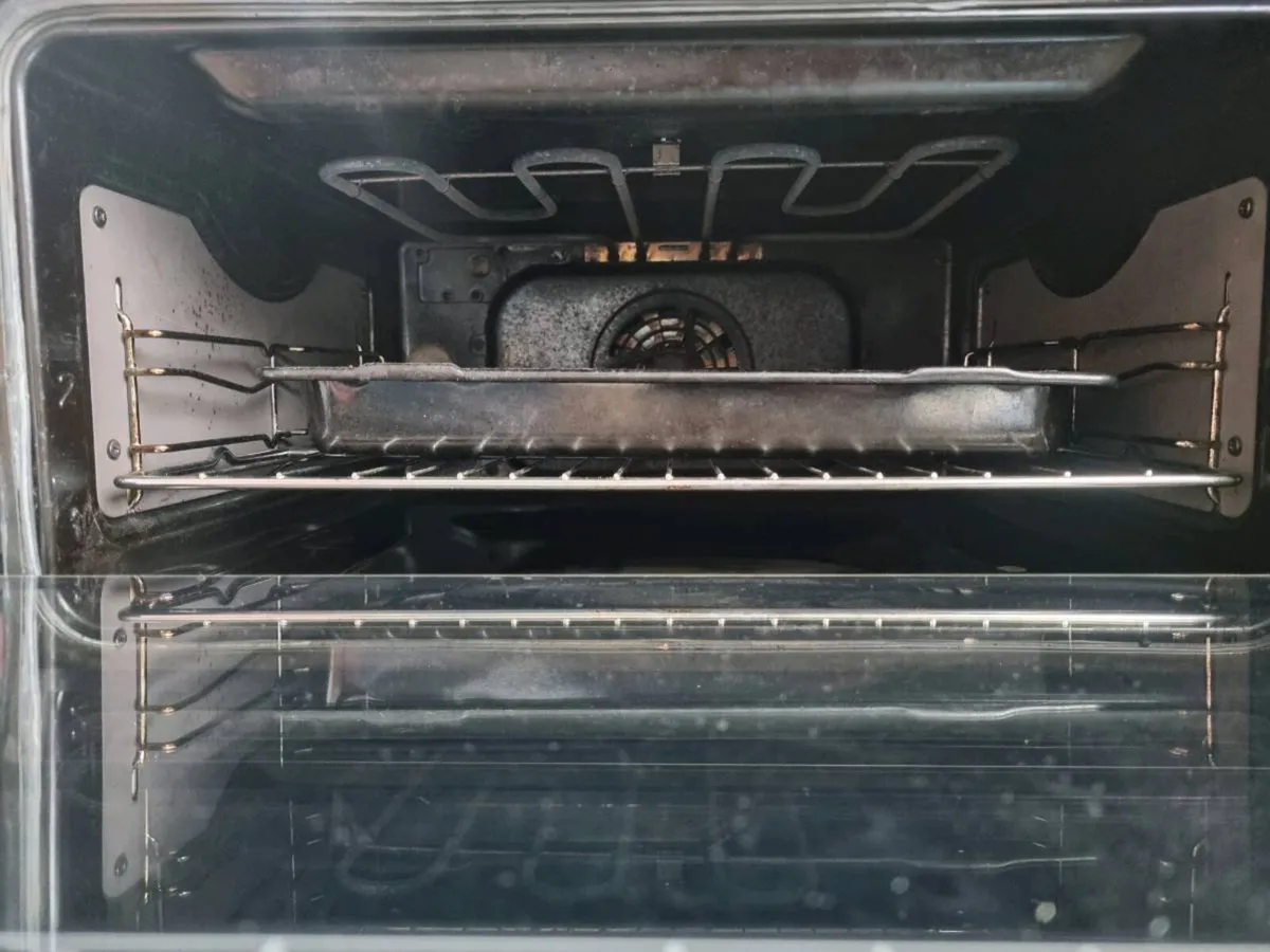 Hotpoint hob and double oven - Image 4