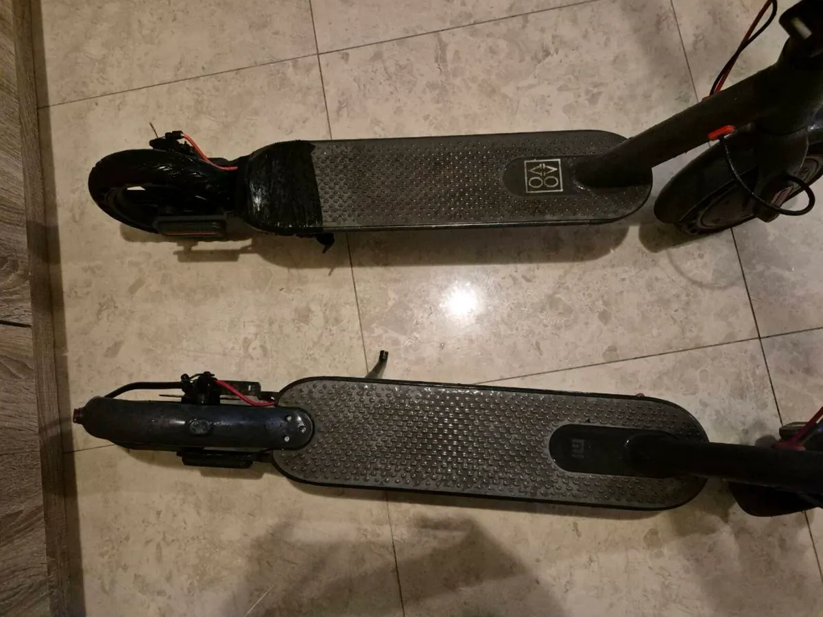JOB LOT OF 2 ELECTRICALS SCOOTERS WORKING PERFECT - Image 4