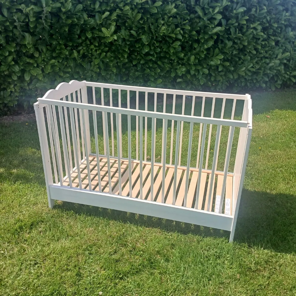 Bed, couches, chairs, house clearance - Image 3
