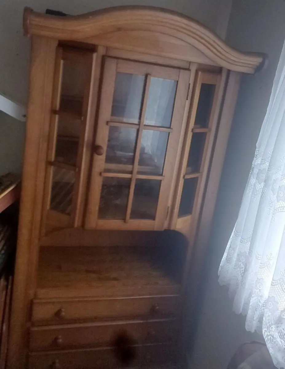 Wooden cabinet - Image 1