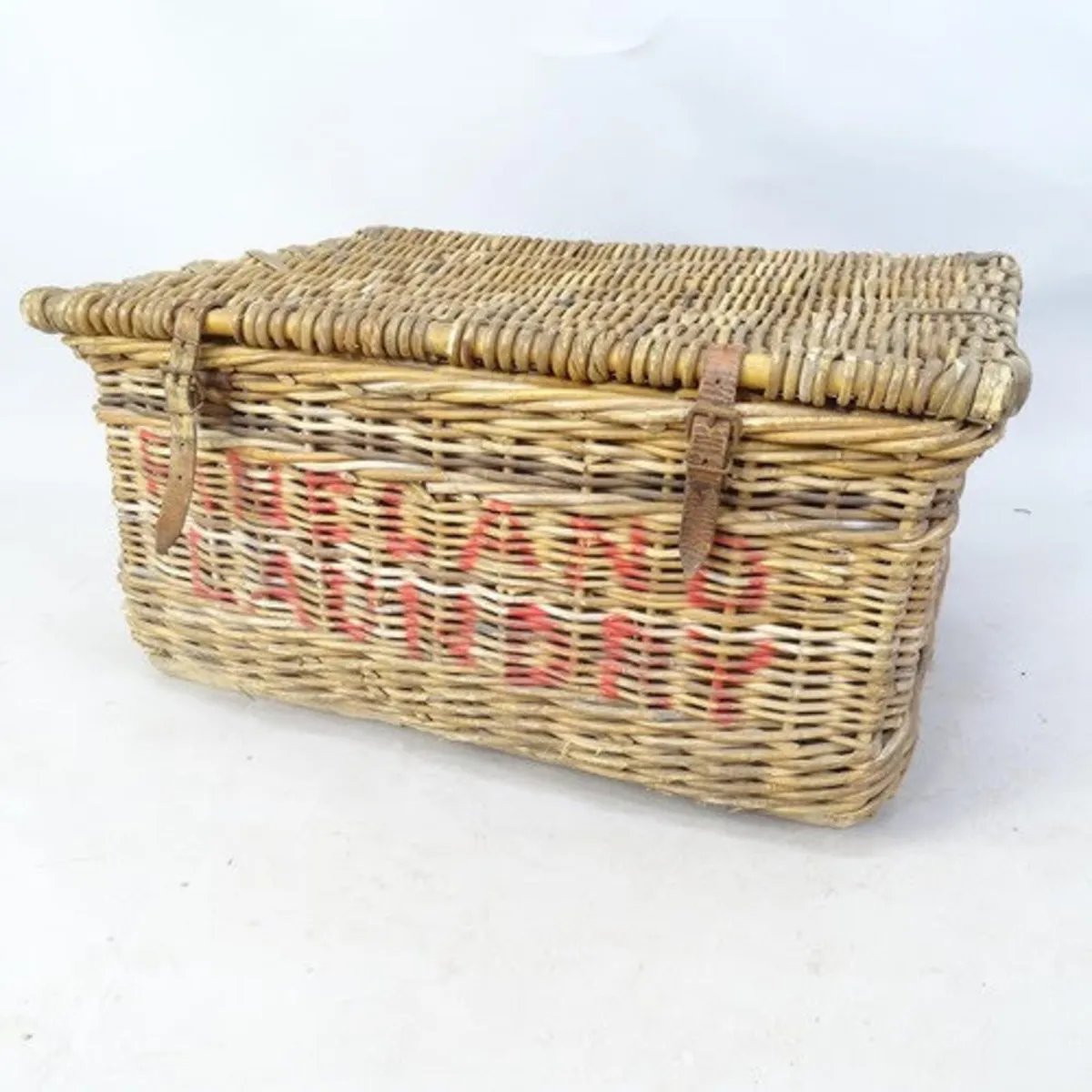 1960s Wicker hamper/basket