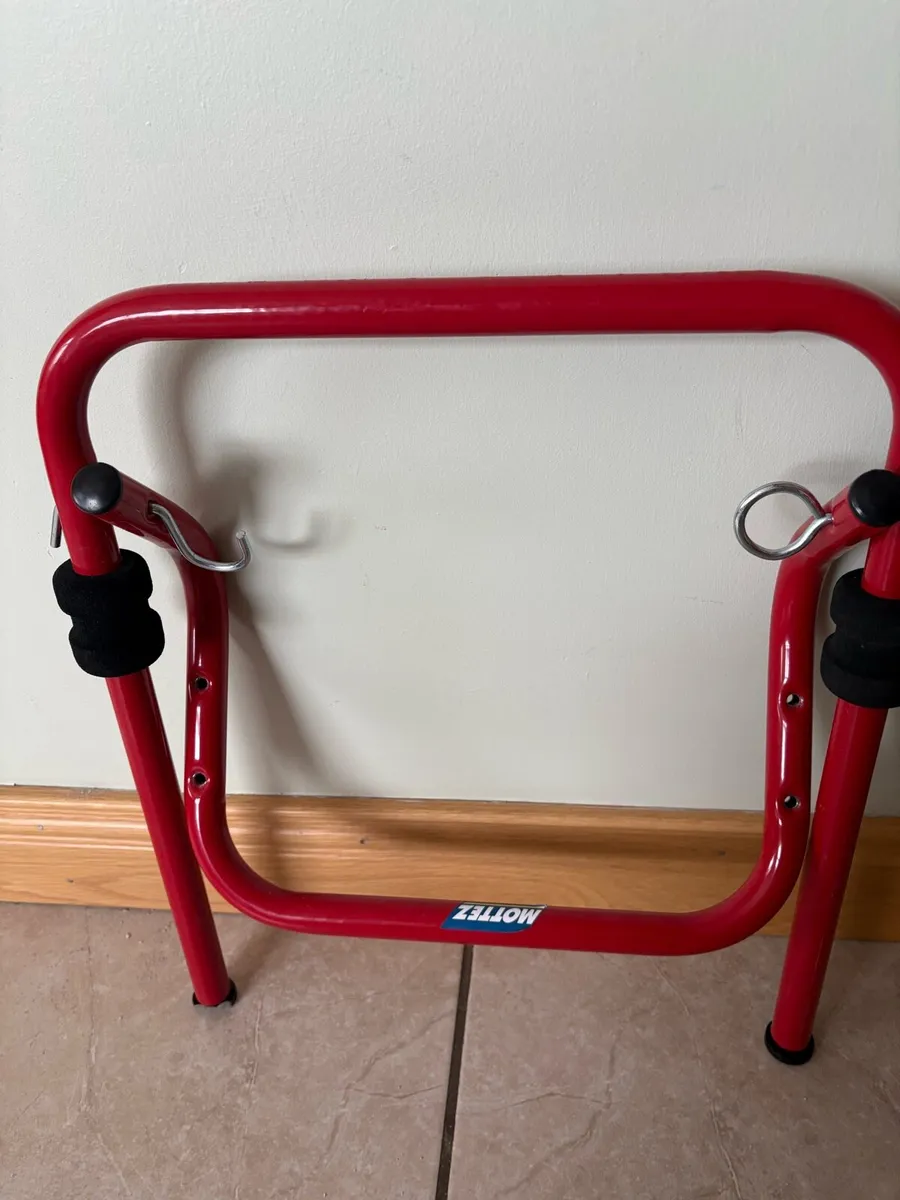 Wall mountable bike holder - Image 1