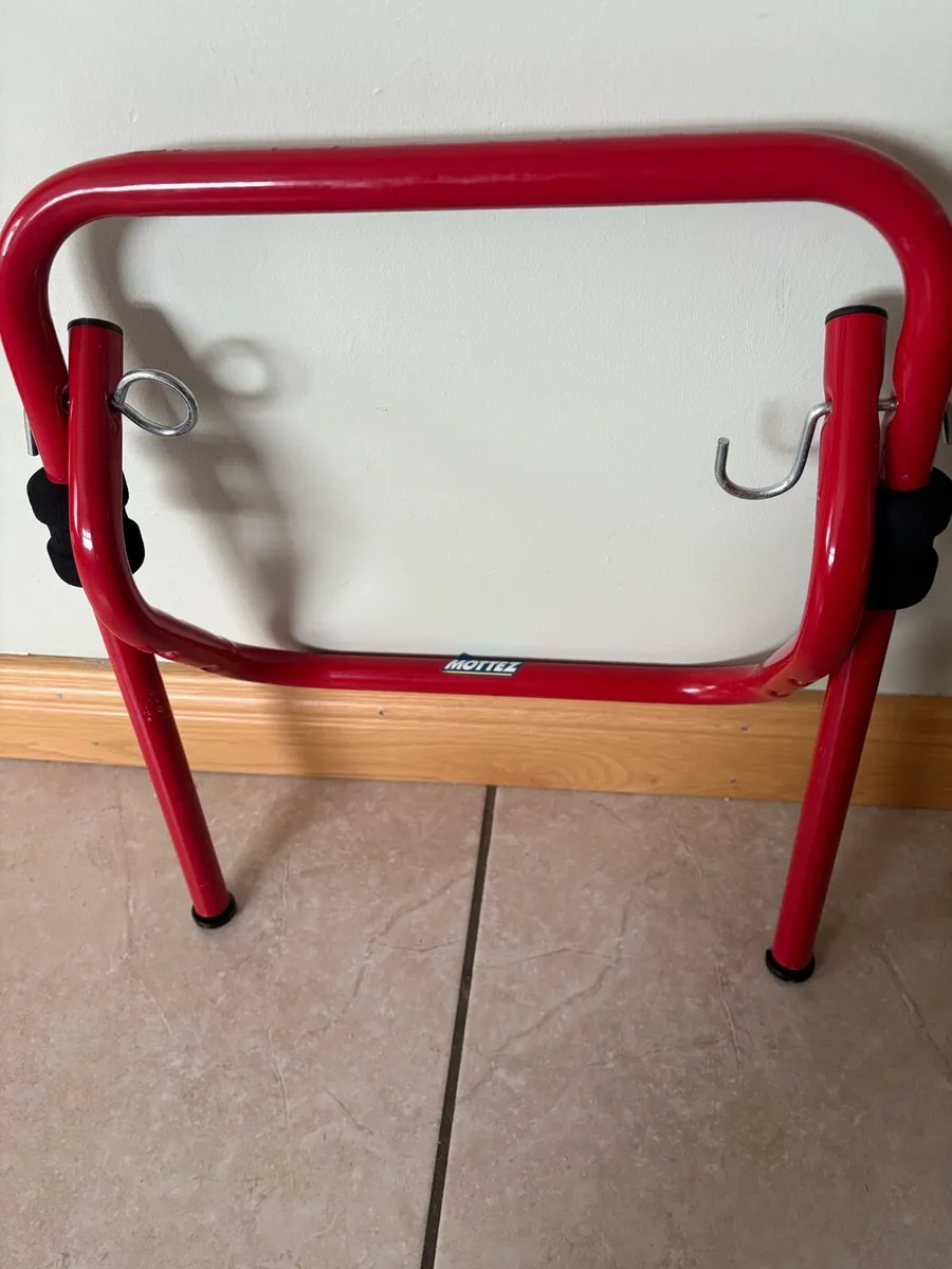 Wall mountable bike holder - Image 2
